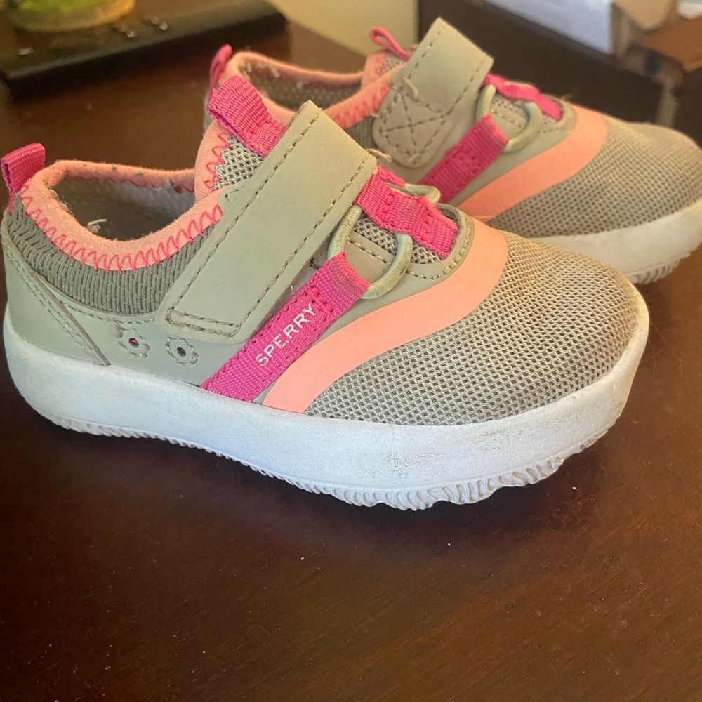 Sperry Coastal Break Sneakers size 5c